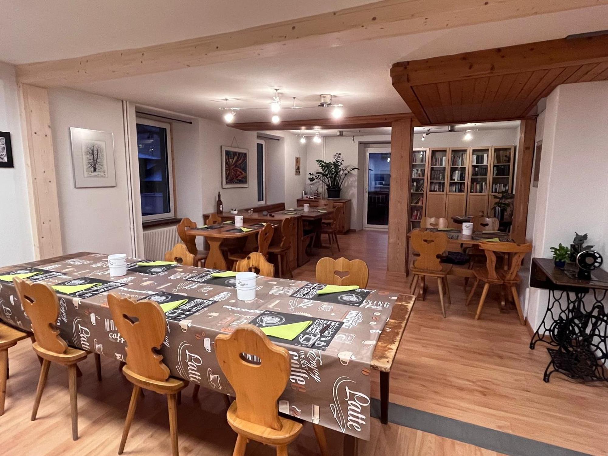 Chrona Bed&Breakfast Jenaz Exterior foto